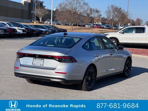 New 2025 Honda Accord SE image 25