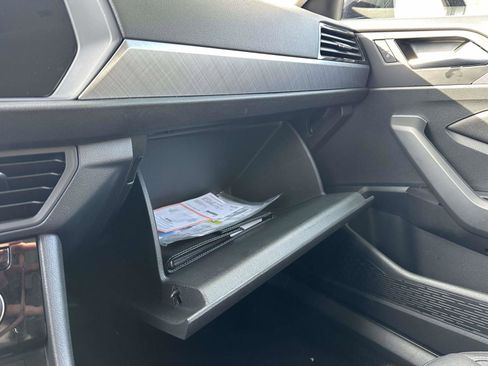 Used 2024 Volkswagen Jetta SE image 16