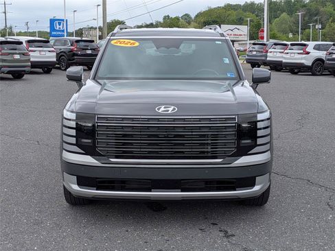 Used 2026 Hyundai Palisade Calligraphy FWD image 2