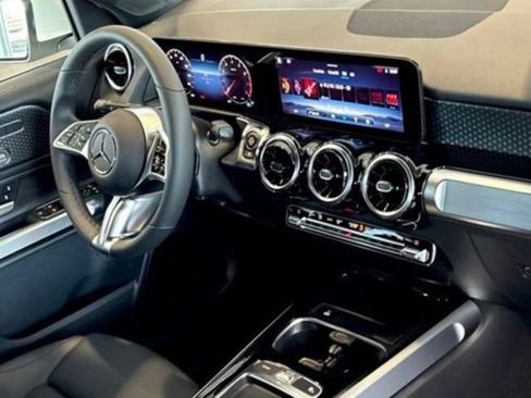 New 2026 Mercedes-Benz GLB 250 4MATIC image 25