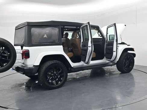 Used 2023 Jeep Wrangler Unlimited Sahara AWD/4WD image 66