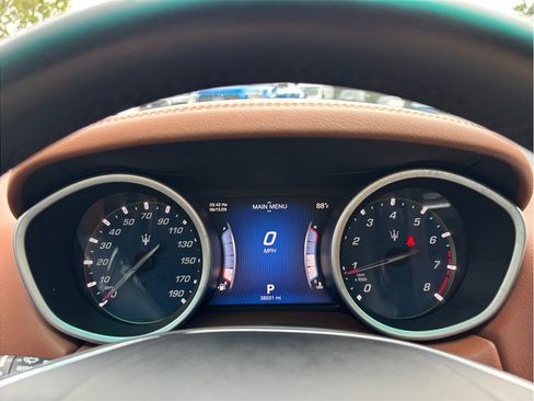 Used 2016 Maserati Ghibli RWD image 18