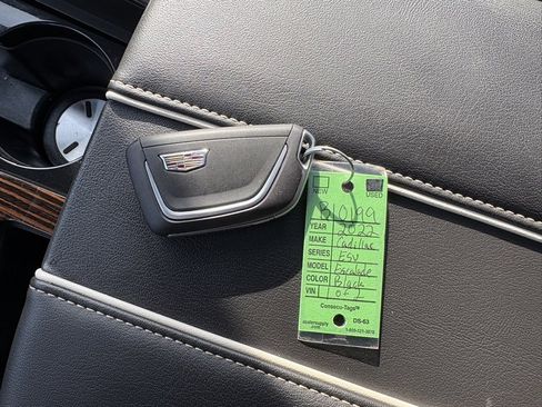 Used 2022 Cadillac Escalade ESV Premium Luxury w/ Performance Package image 27