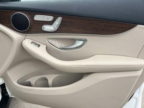 Used 2021 Mercedes-Benz GLC 300 GLC 300 image 25