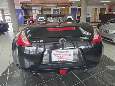 Used 2019 Nissan 370Z Roadster image 5