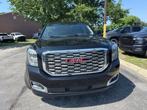 Used 2018 GMC Yukon Denali w/ Denali Ultimate Package AWD/4WD image 2