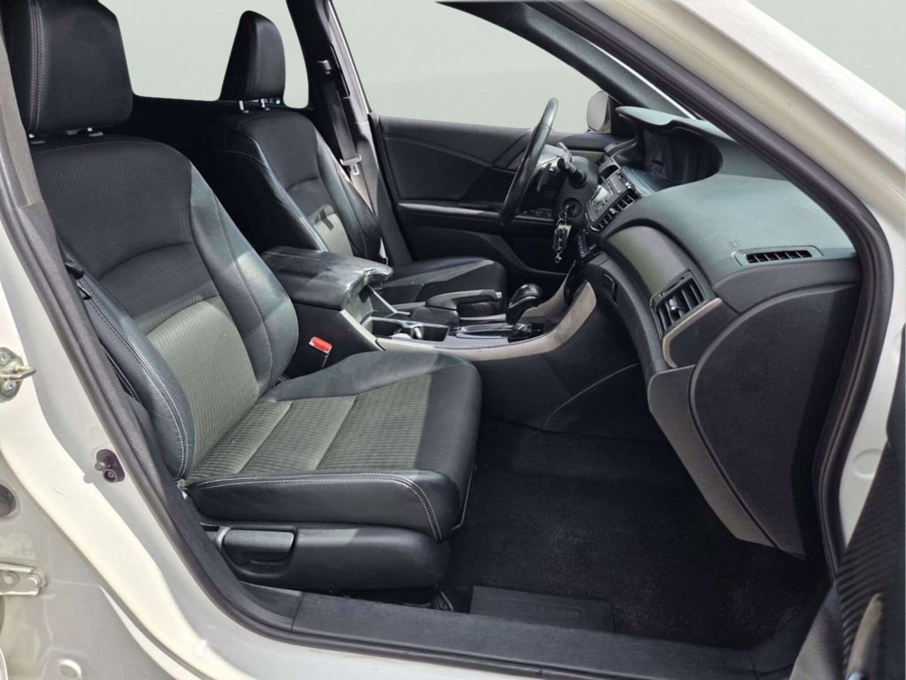 Used 2017 Honda Accord Sport image 19