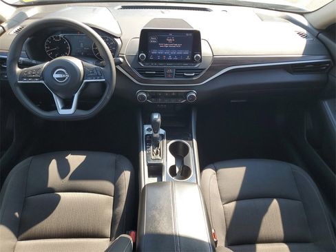 Used 2024 Nissan Altima 2.5 SV image 24