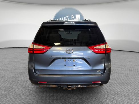 Used 2015 Toyota Sienna LE AWD/4WD image 5