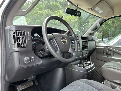 Used 2025 Chevrolet Express 2500 w/ Driver Convenience Package RWD image 10