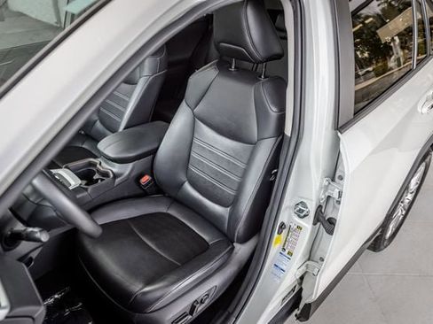 Used 2020 Toyota RAV4 Limited image 38