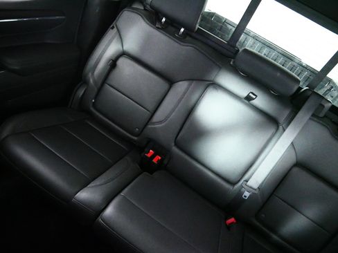 Used 2023 GMC Sierra 1500 SLT w/ SLT Premium Package AWD/4WD image 12