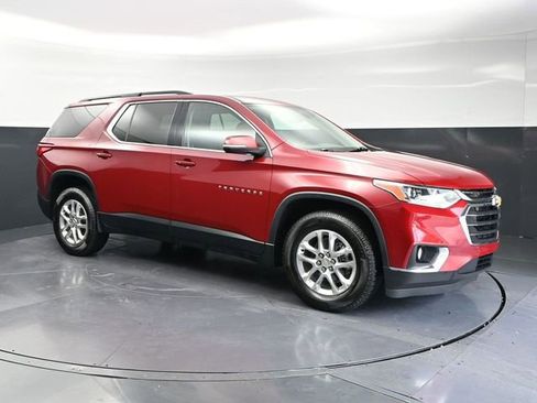 Used 2021 Chevrolet Traverse LT FWD image 3