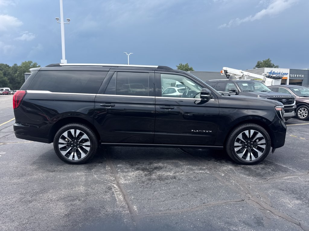 Used 2025 Ford Expedition Max Platinum w/ Driver's Package AWD/4WD image 6