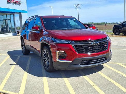 Used 2023 Chevrolet Traverse RS FWD image 30