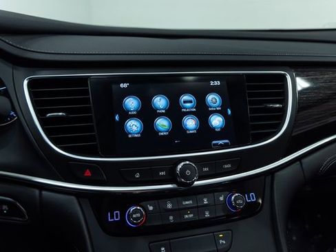 Used 2018 Buick LaCrosse Essence FWD image 16