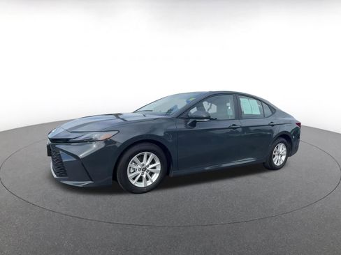 Used 2025 Toyota Camry LE image 8