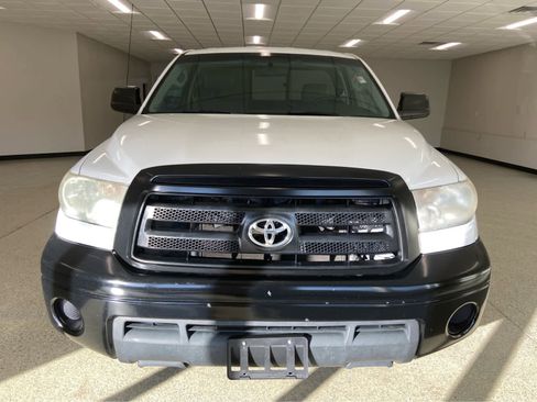 Used 2010 Toyota Tundra 2WD Regular Cab image 2