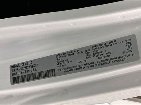 Used 2025 Jeep Wrangler Unlimited Sahara w/ Safety Group image 38