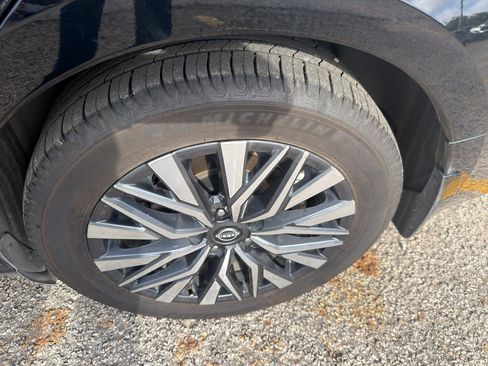 Used 2024 Nissan Altima 2.5 SV w/ SV Premium Package FWD image 21
