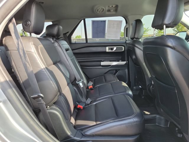 Used 2020 Ford Explorer XLT w/ Equipment Group 202A AWD/4WD image 31