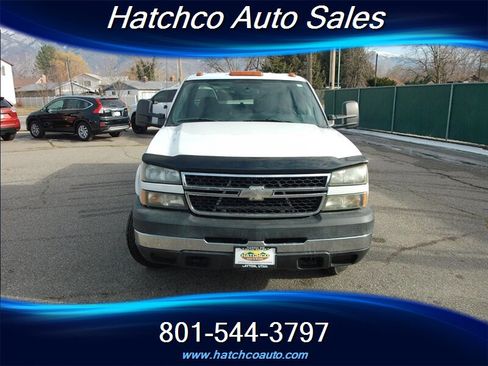 Used 2006 Chevrolet Silverado 3500 LT w/ Skid Plate Package image 9