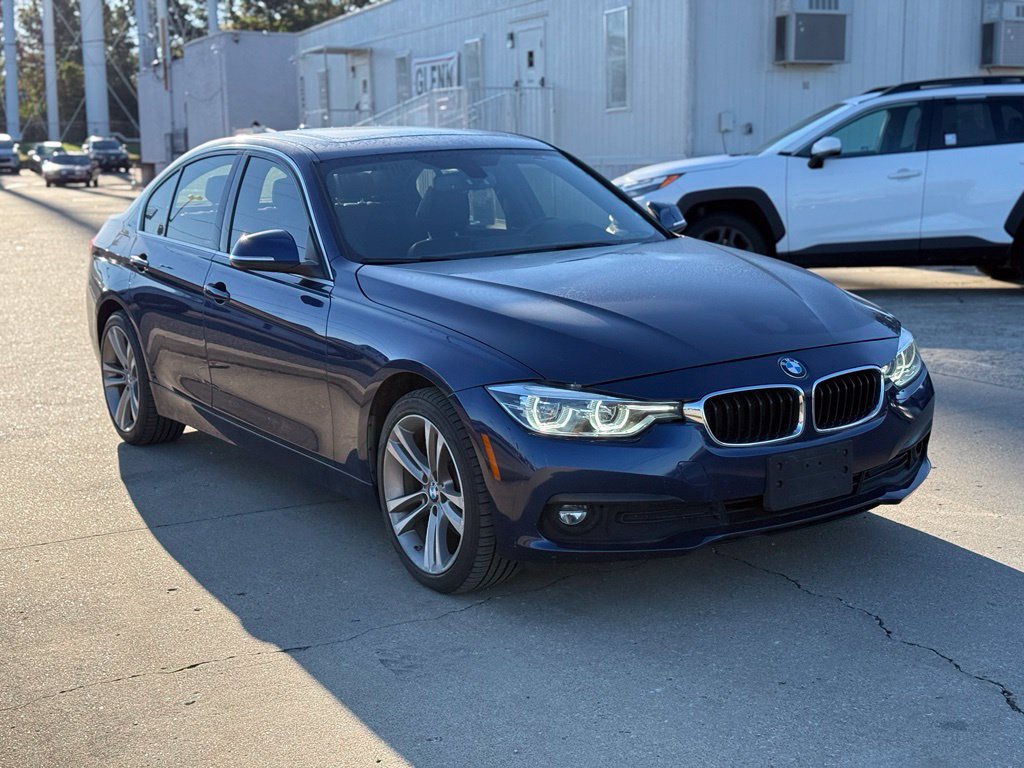 Used 2018 BMW 330i xDrive Sedan AWD/4WD image 4