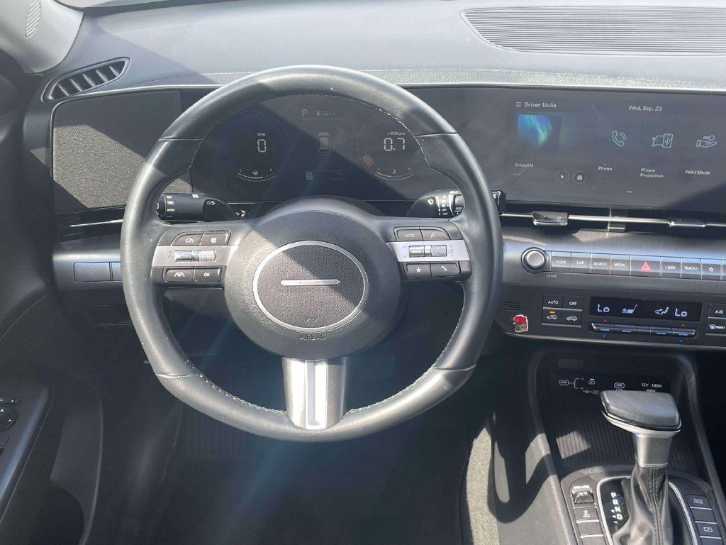Used 2024 Hyundai Kona SEL AWD/4WD image 14