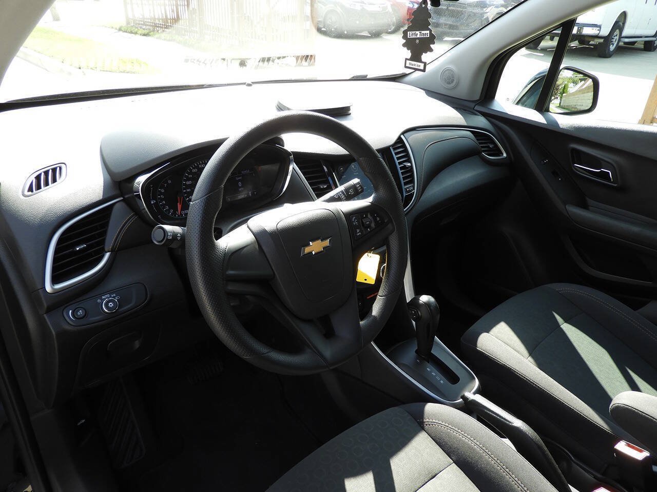 Used 2019 Chevrolet Trax LS FWD image 18