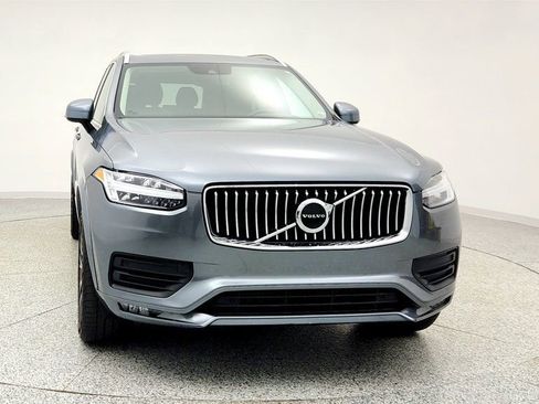 Used 2020 Volvo XC90 T5 Momentum image 2
