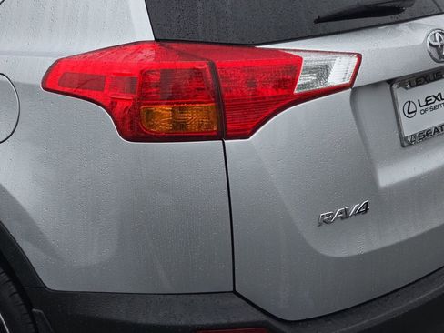 Used 2013 Toyota RAV4 Limited image 38