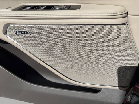 Used 2024 Lincoln Nautilus Premier w/ Equipment Group 102A image 27