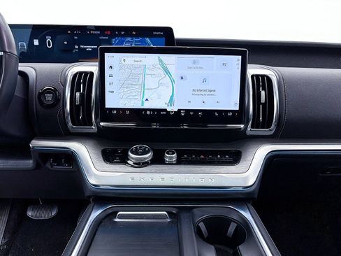 Used 2025 Ford Expedition Max Platinum image 12