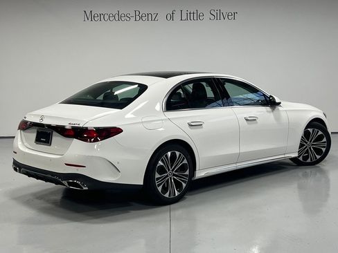 Used 2025 Mercedes-Benz E 350 4MATIC Sedan image 6