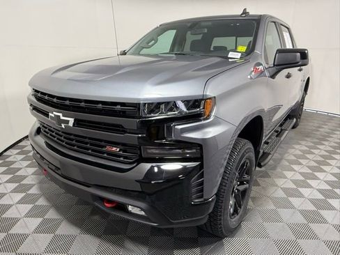 Used 2021 Chevrolet Silverado 1500 LT Trail Boss w/ Convenience Package II image 2