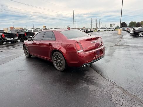 Used 2019 Chrysler 300 S AWD/4WD image 5