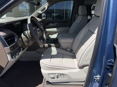 Used 2026 GMC Yukon Denali w/ Denali Reserve Package AWD/4WD image 7