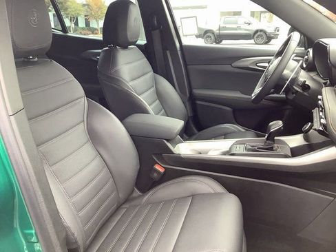 Used 2025 Alfa Romeo Tonale w/ Premium Package image 37