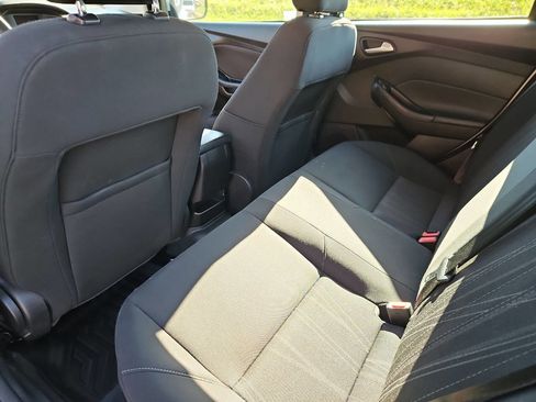 Used 2016 Ford Focus SE image 13