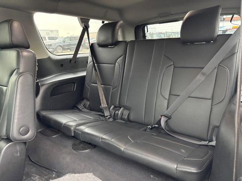 Used 2019 Chevrolet Suburban LT image 12