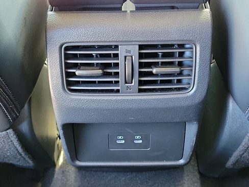 Used 2026 Nissan Rogue SV w/ SV Premium Package FWD image 11