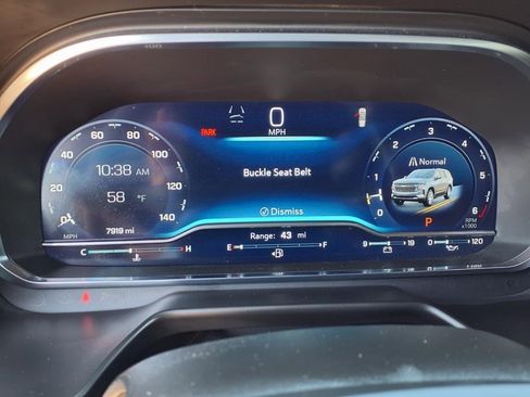 Used 2024 Chevrolet Suburban High Country image 8