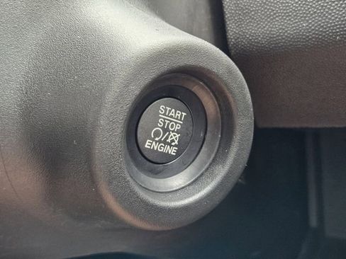 Used 2025 RAM ProMaster 2500 w/ Convenience Group FWD image 21