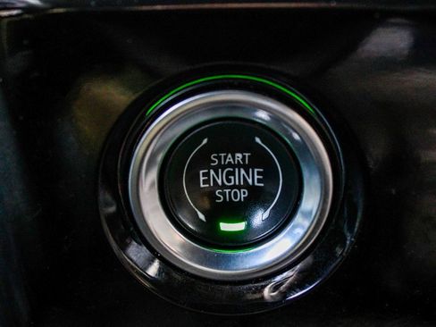 Used 2023 Chevrolet Silverado 1500 LT image 30