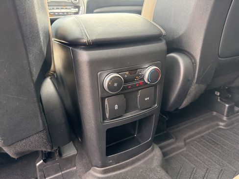Used 2020 Ford Explorer XLT w/ Equipment Group 202A image 26