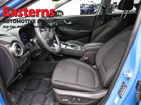 Used 2023 Hyundai Kona SE w/ Cargo Package FWD image 13