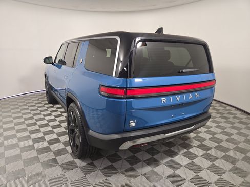 Used 2024 Rivian R1S Adventure Dual AWD/4WD image 3