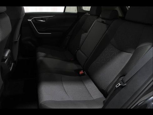 Used 2025 Toyota RAV4 XLE FWD image 19