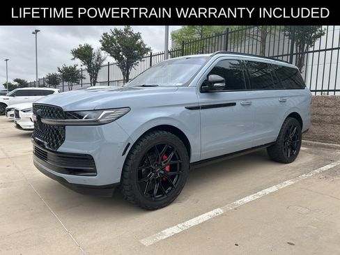 Used 2025 Lincoln Navigator Reserve w/ Jet Appearance Package image 6