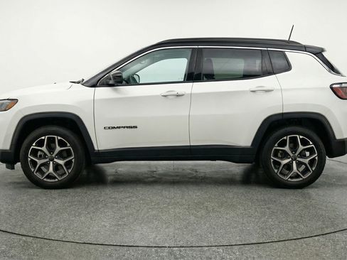 Used 2025 Jeep Compass Limited image 5